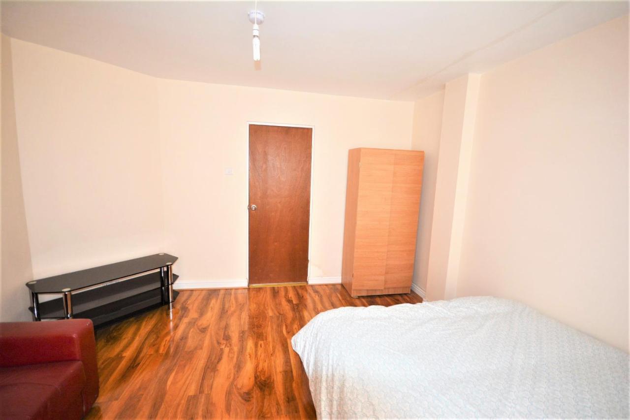 London Deluxe 6 Bedroom House Dagenham Kültér fotó