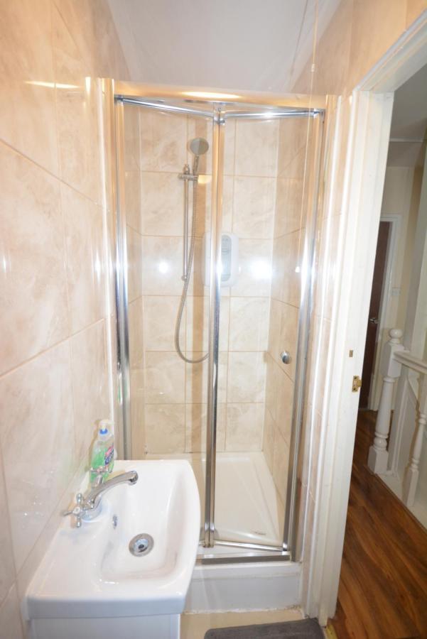 London Deluxe 6 Bedroom House Dagenham Kültér fotó