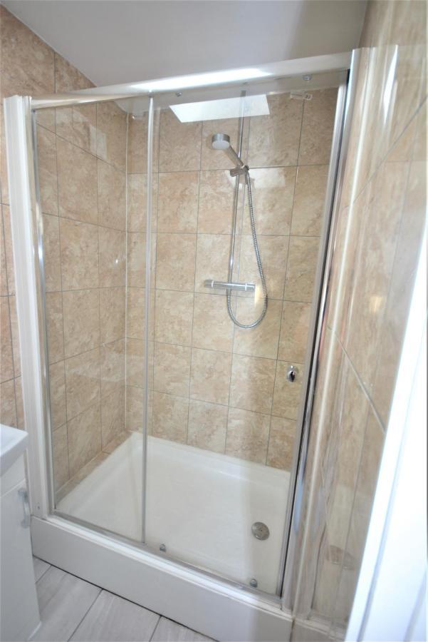 London Deluxe 6 Bedroom House Dagenham Kültér fotó