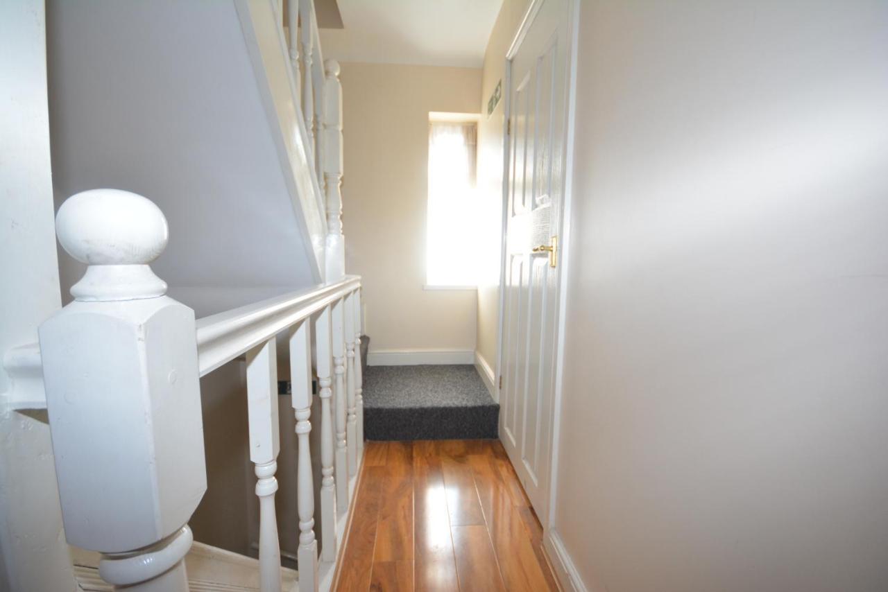 London Deluxe 6 Bedroom House Dagenham Kültér fotó